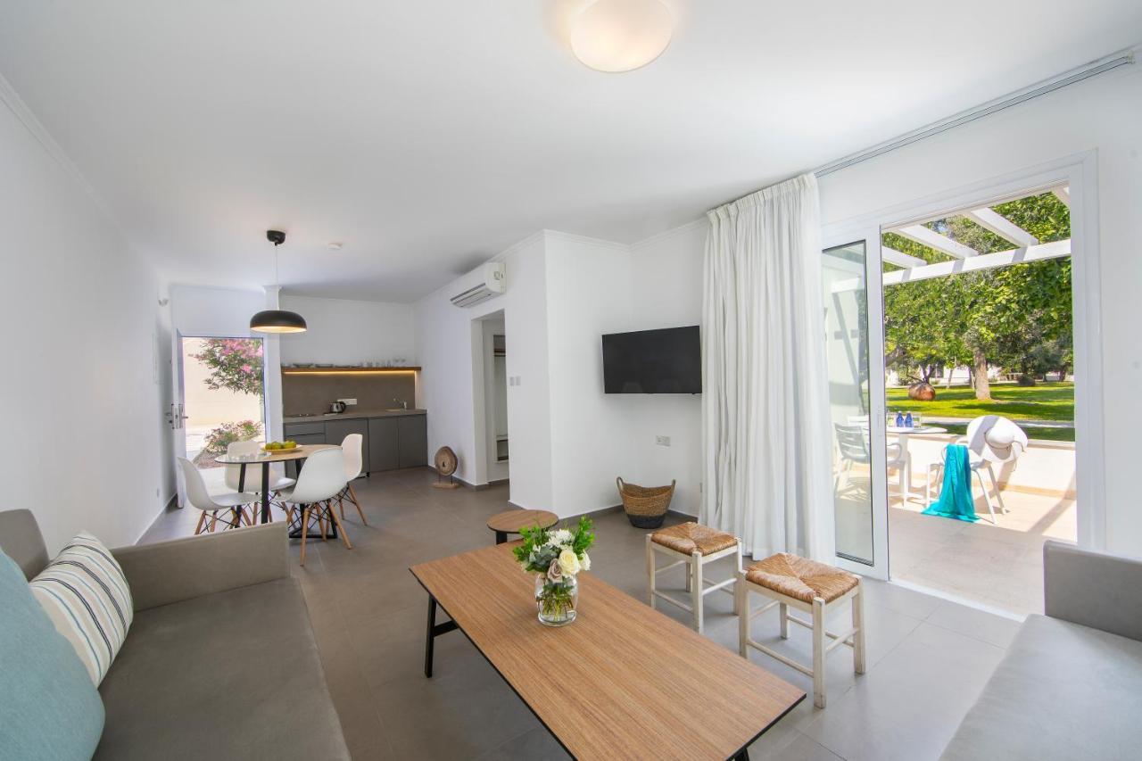 Superior Apartment,1226118251:JPEG